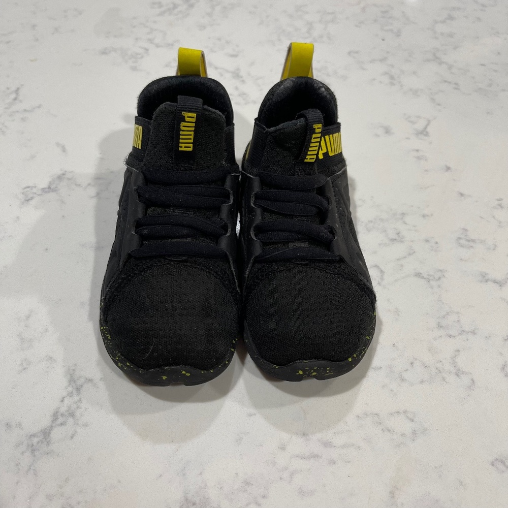 Puma toddler tennis shoes size 7